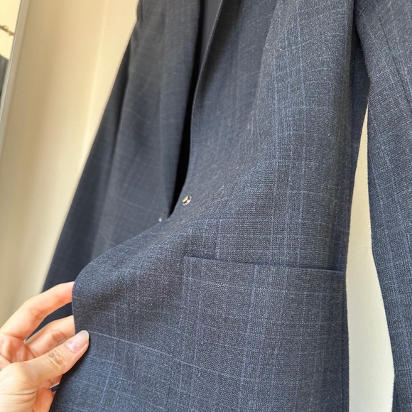 Elie Tahari Single Button Blazer in Navy - Picture 4 of 6